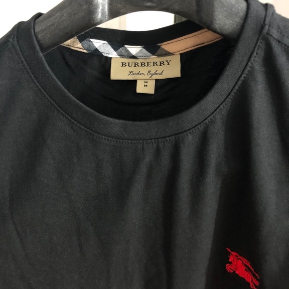 🔥🔥SOLD🔥🔥Authentic Burberry T-shirt - Picture 4 of 10